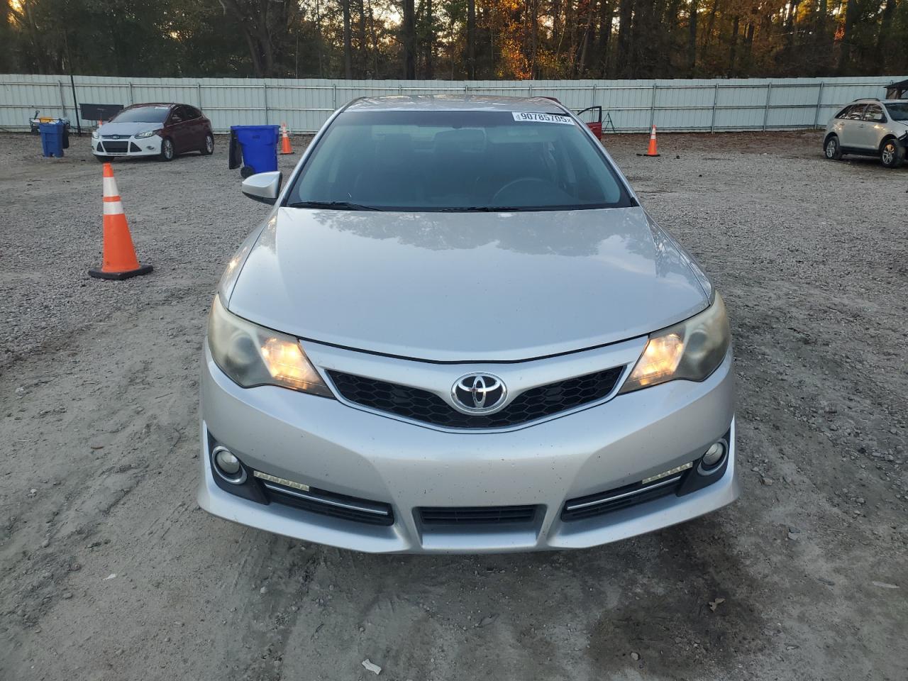 TOYOTA CAMRY BASE