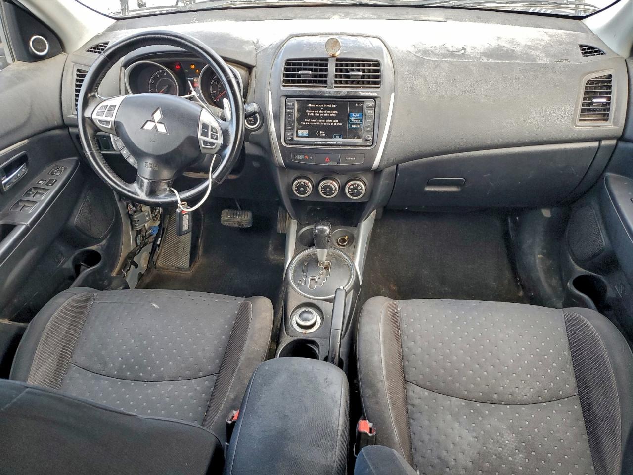 MITSUBISHI OUTLANDER SE