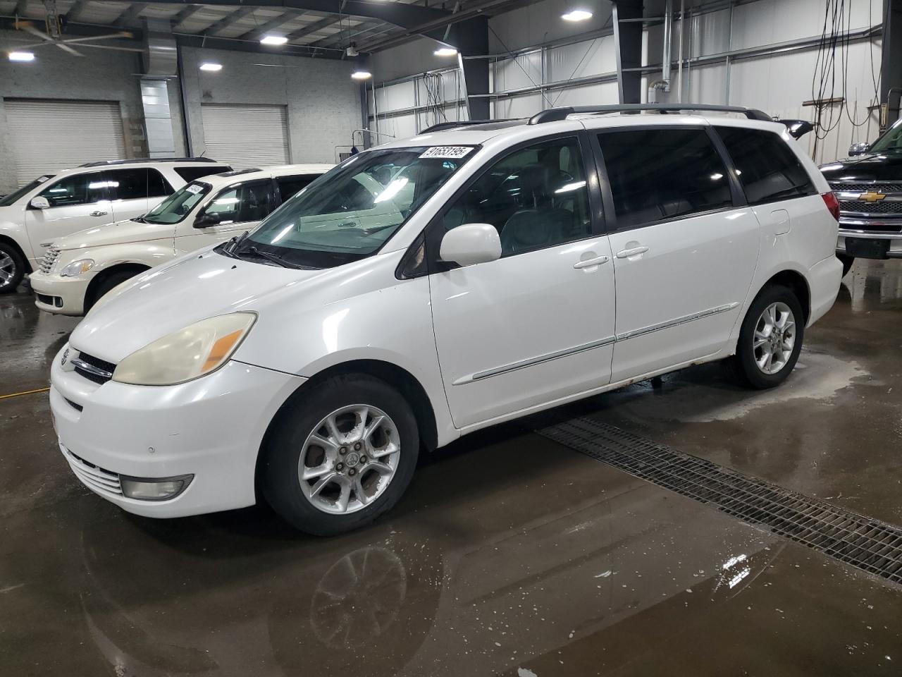 Lot #3286391731 2005 TOYOTA SIENNA XLE