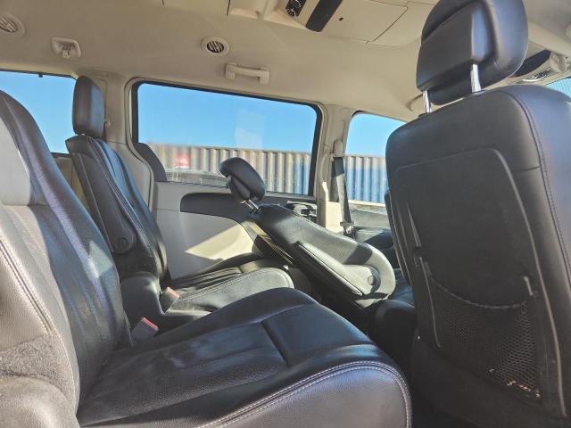 2012 CHRYSLER TOWN & COU - 2C4RC1CG3CR267284