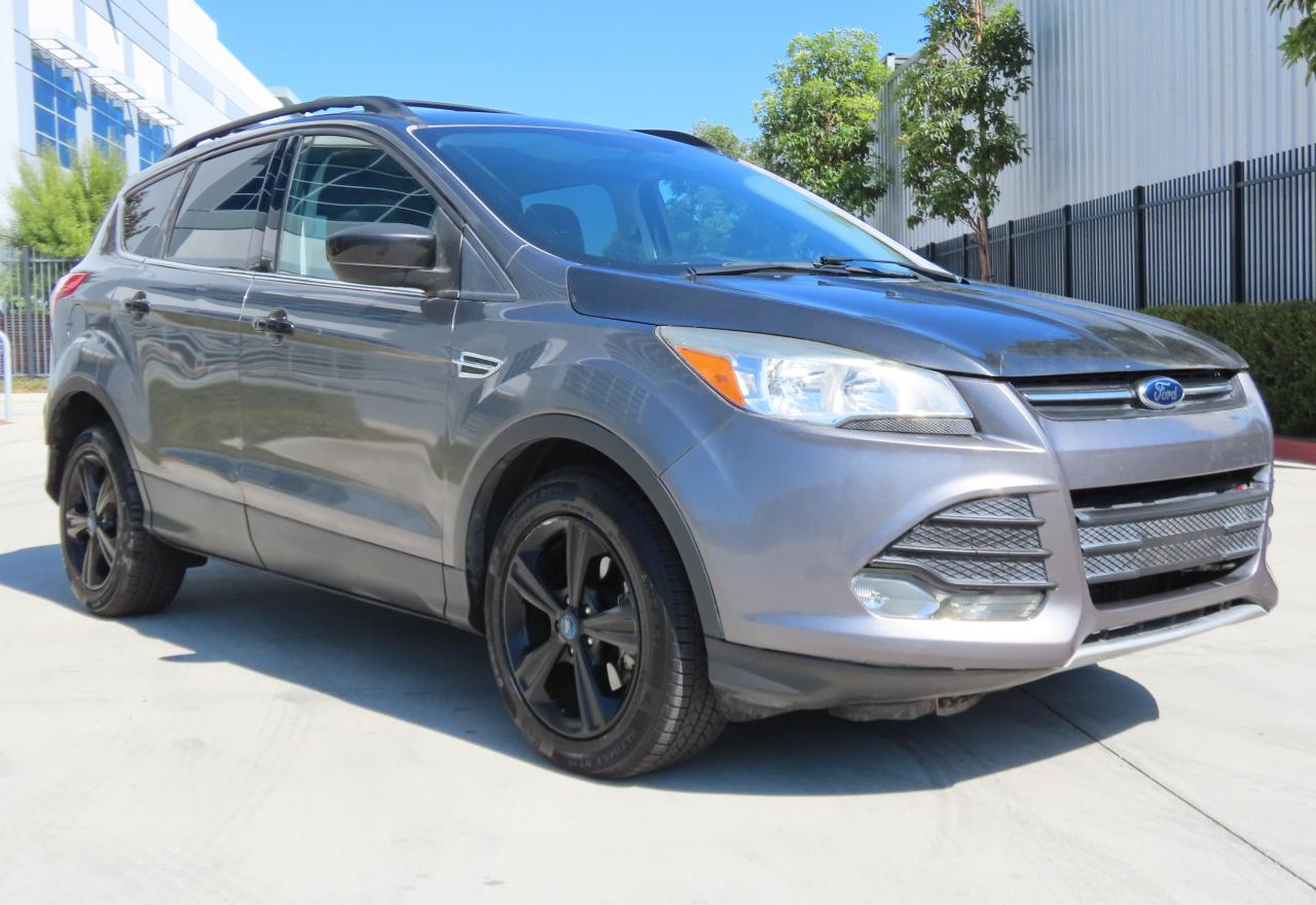 FORD ESCAPE SE