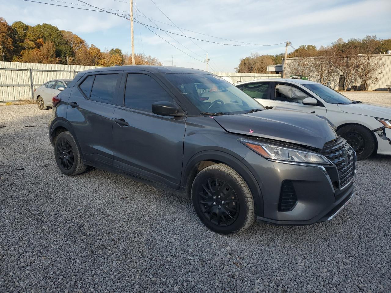 NISSAN KICKS S