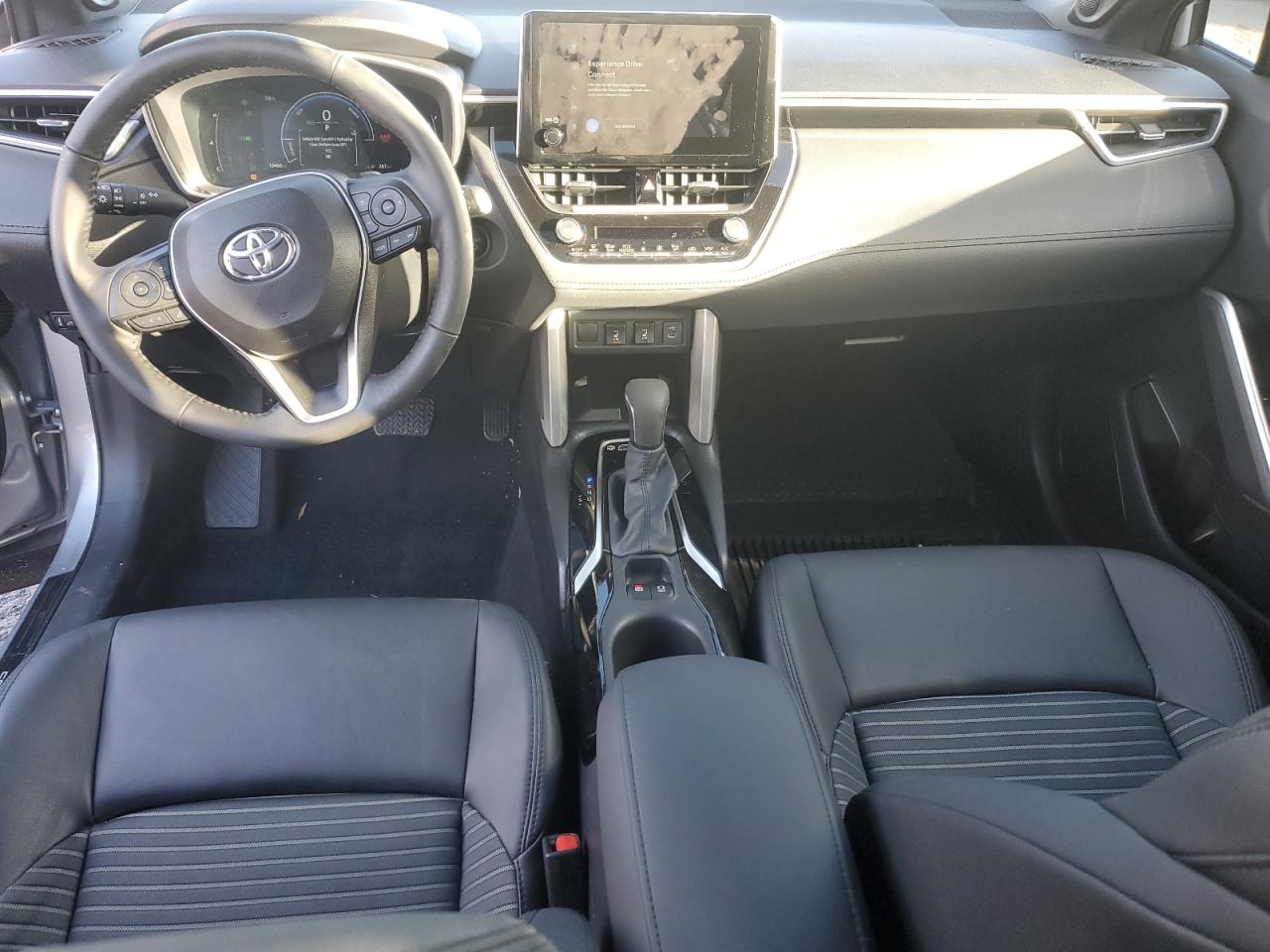 TOYOTA COROLLA CROSS SE