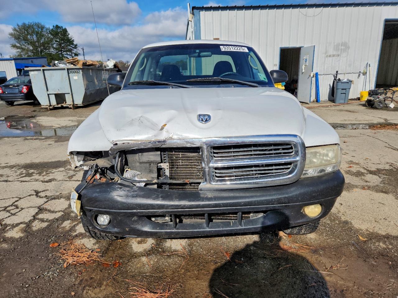 Lot #3297101513 2004 DODGE DAKOTA SXT