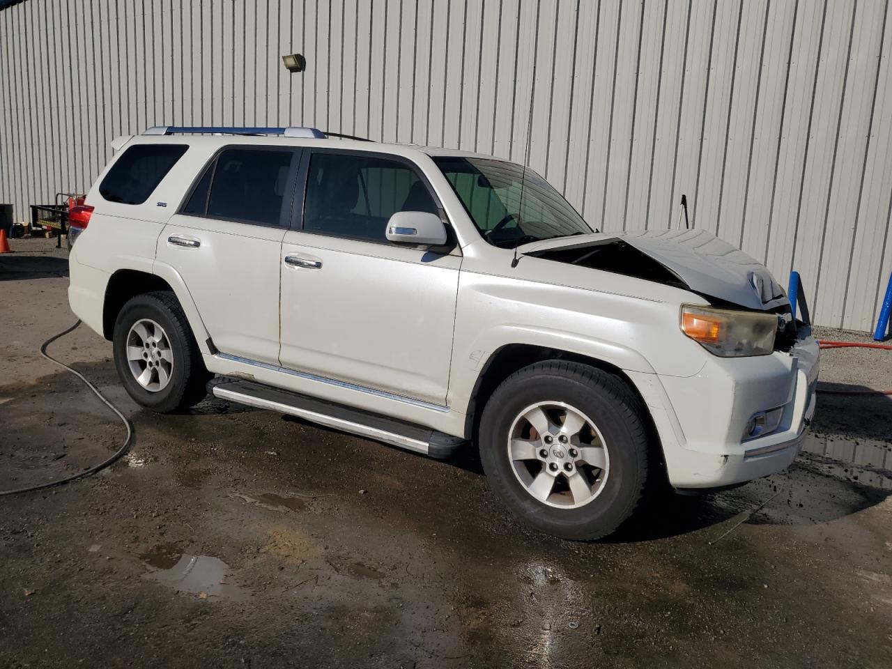 TOYOTA 4RUNNER SR5