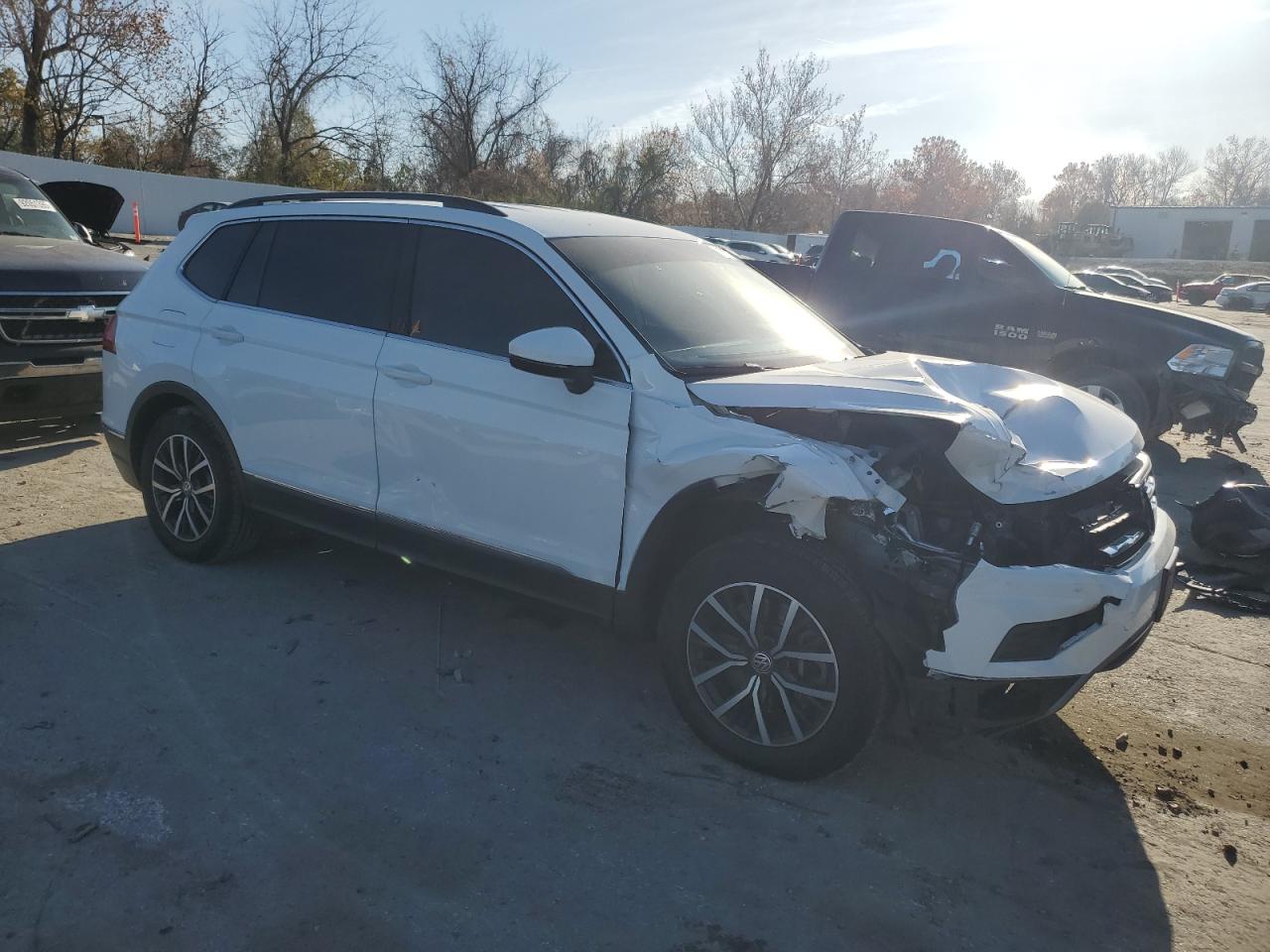 VOLKSWAGEN TIGUAN SE