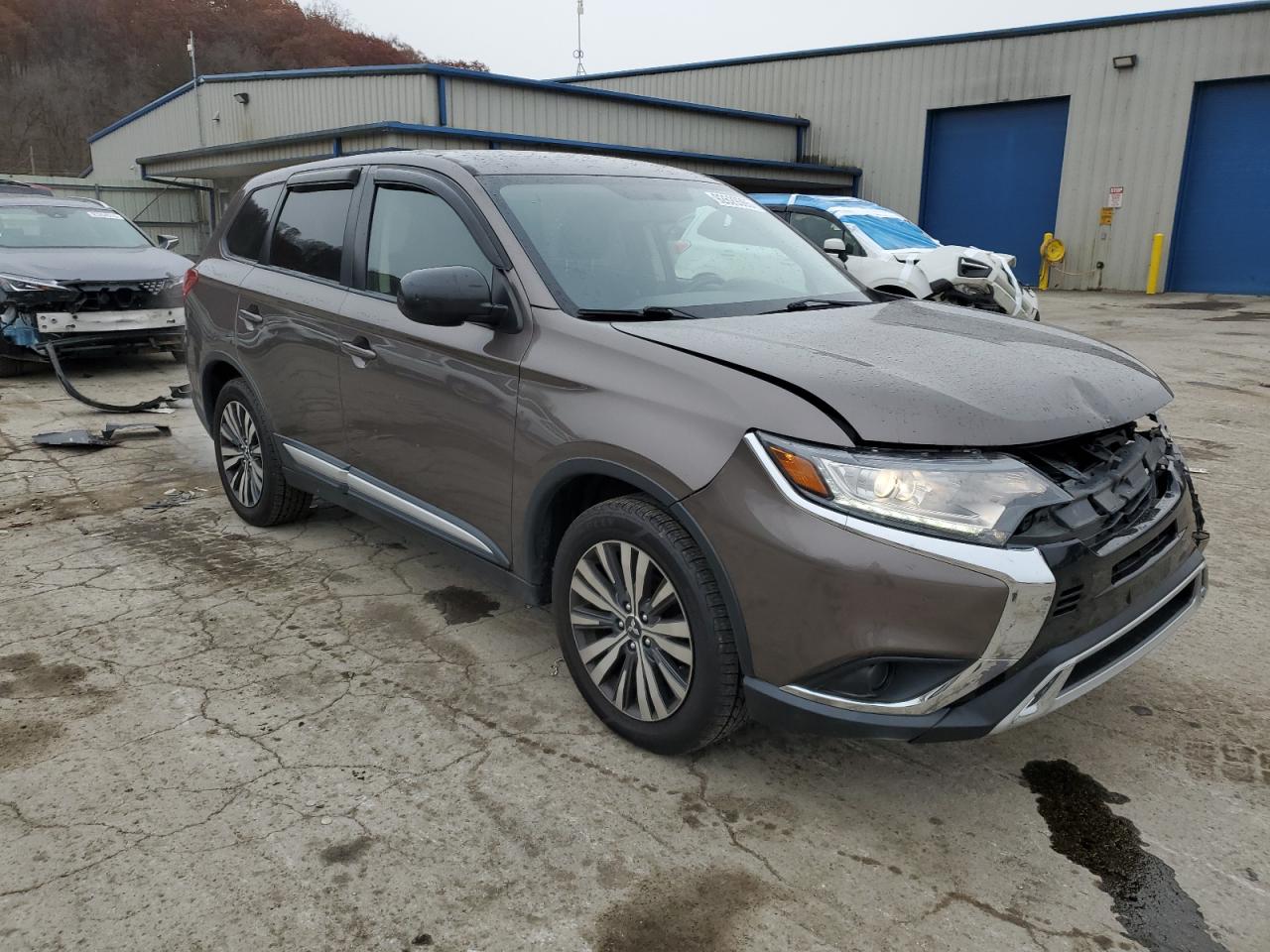 MITSUBISHI OUTLANDER ES