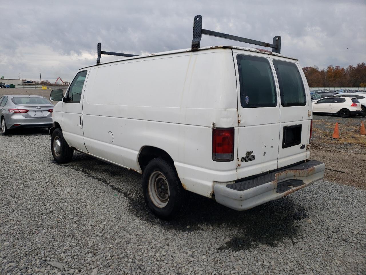 Lot #3302845906 2002 FORD E350