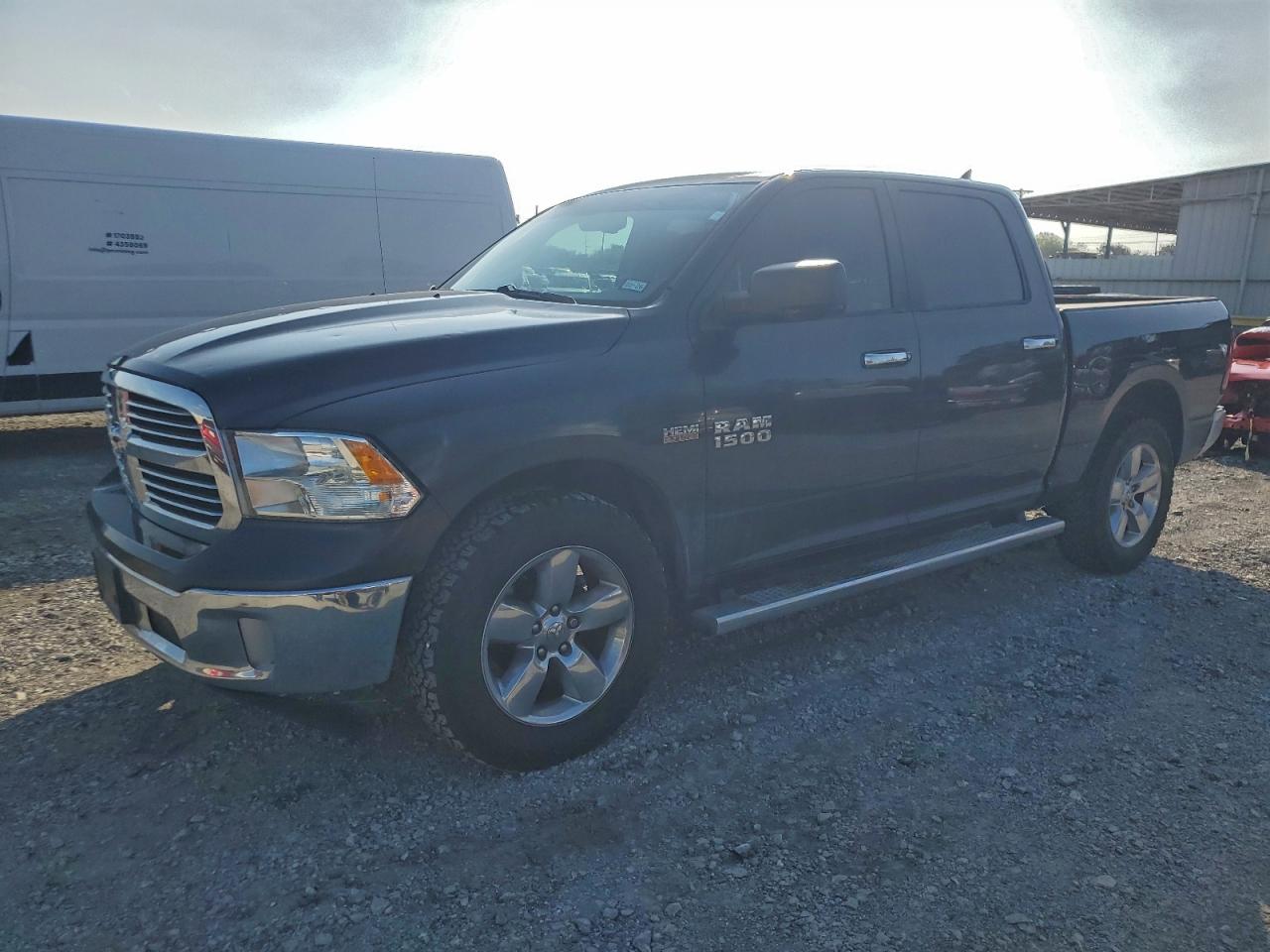 RAM 1500 SLT