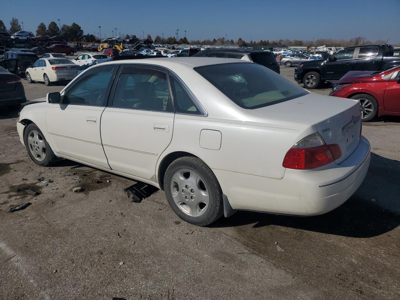 Lot #3301741353 2004 TOYOTA AVALON XL
