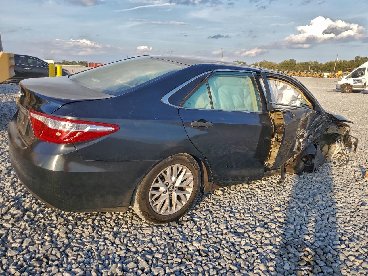 Lot #3301859027 2016 TOYOTA CAMRY LE