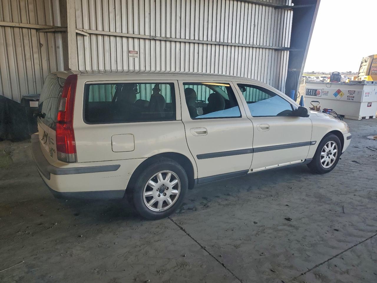 Lot #3302746039 2003 VOLVO V70