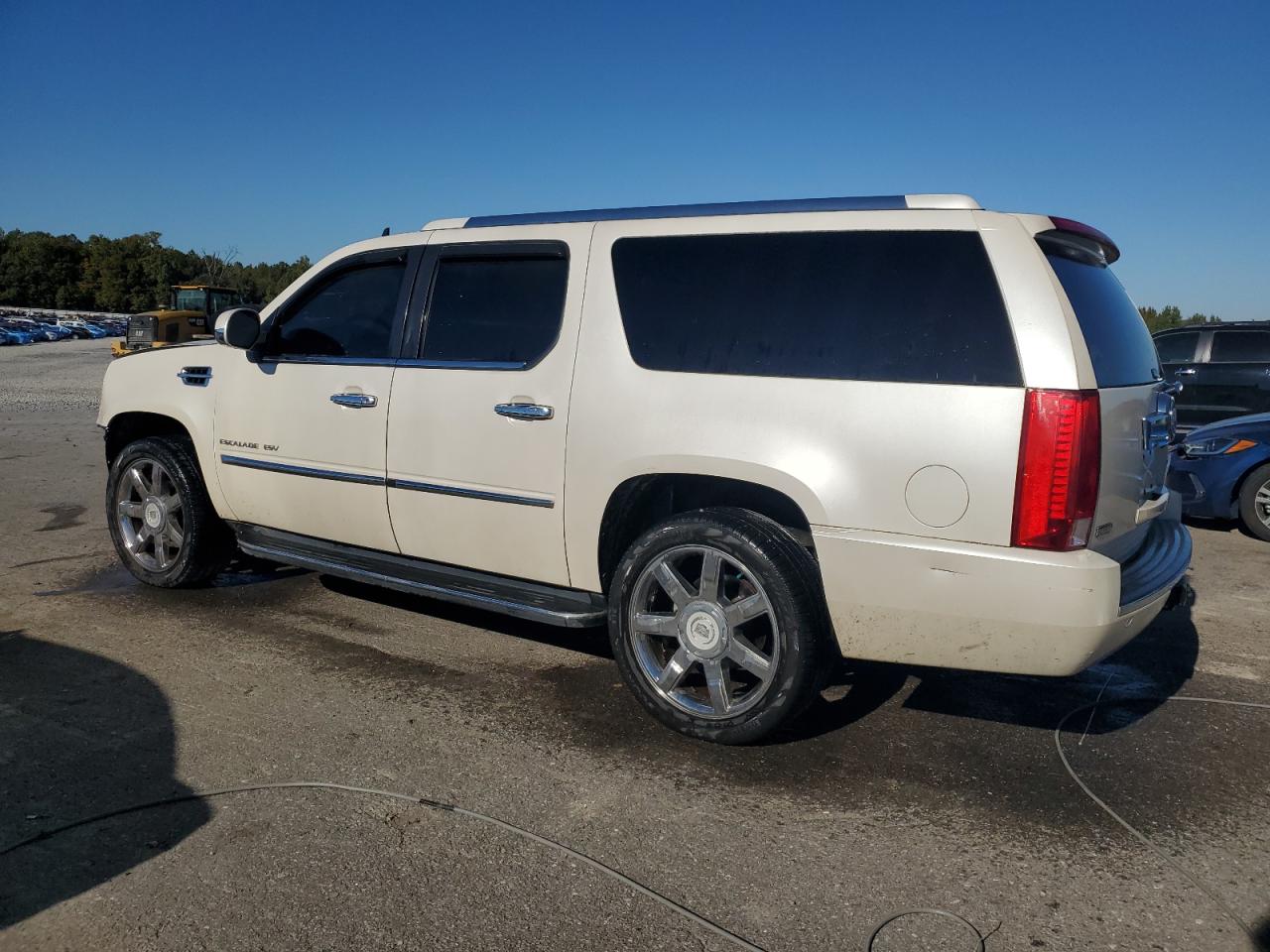 CADILLAC ESCALADE ESV LUXURY