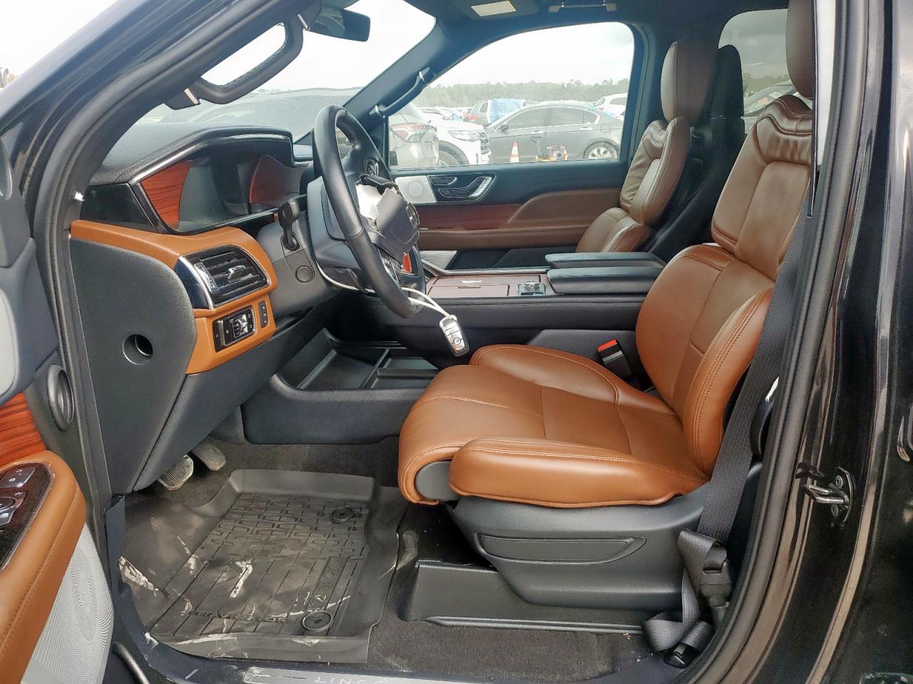 LINCOLN NAVIGATOR RESERVE