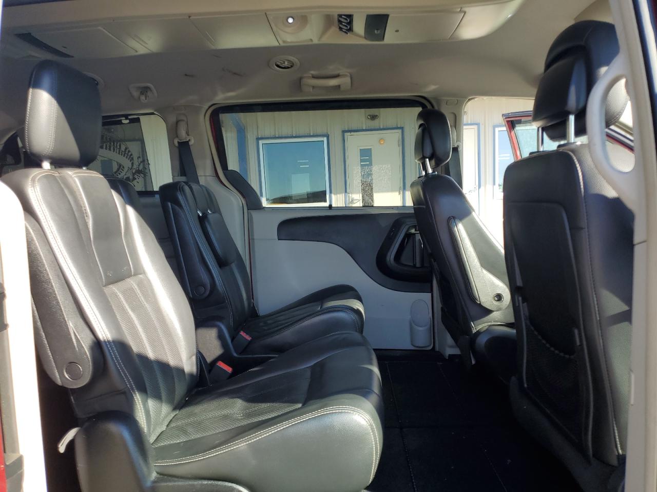 CHRYSLER TOWN & COUNTRY TOURING L