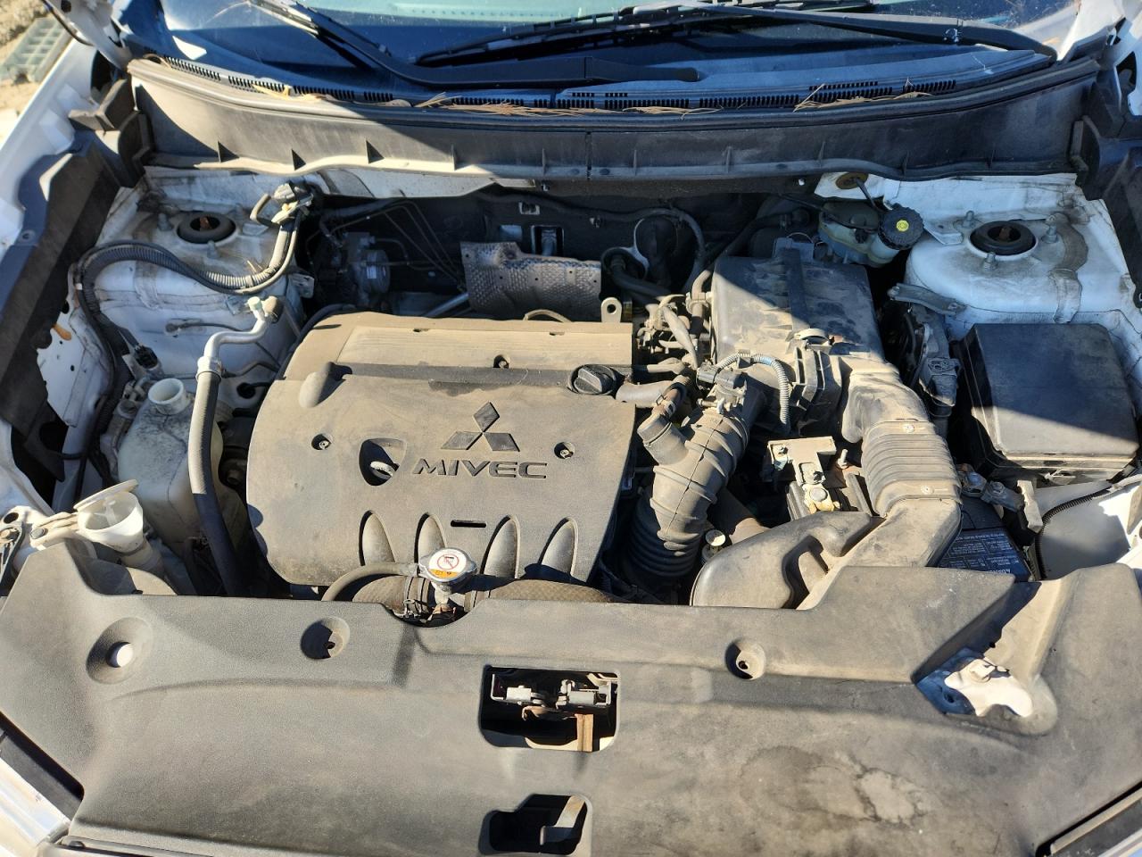 MITSUBISHI OUTLANDER ES