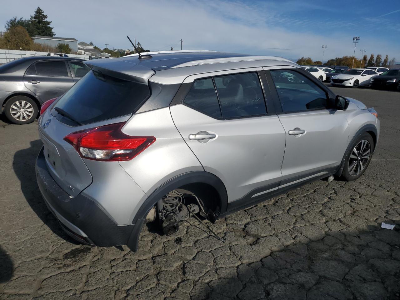NISSAN KICKS SR