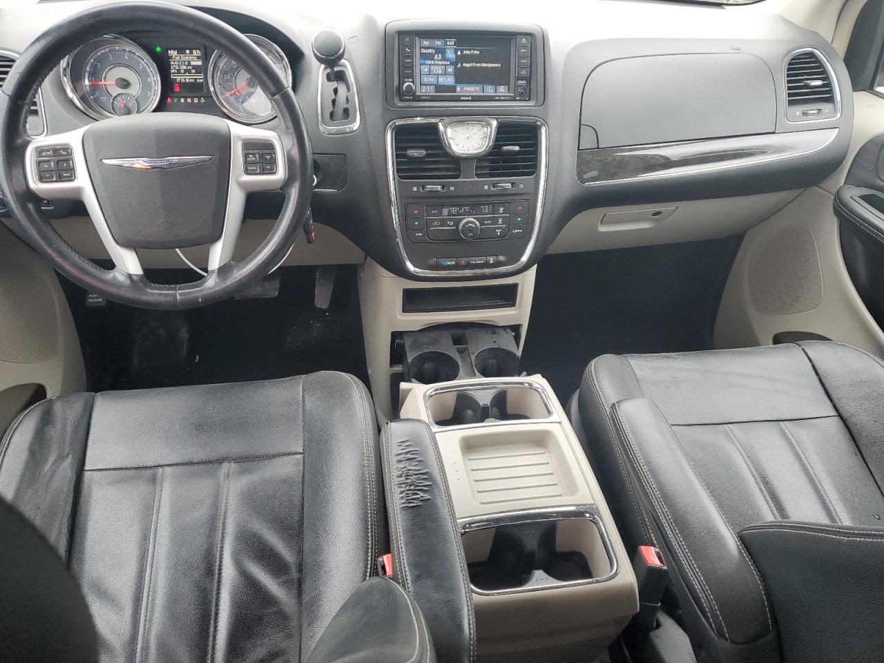 CHRYSLER TOWN & COUNTRY TOURING