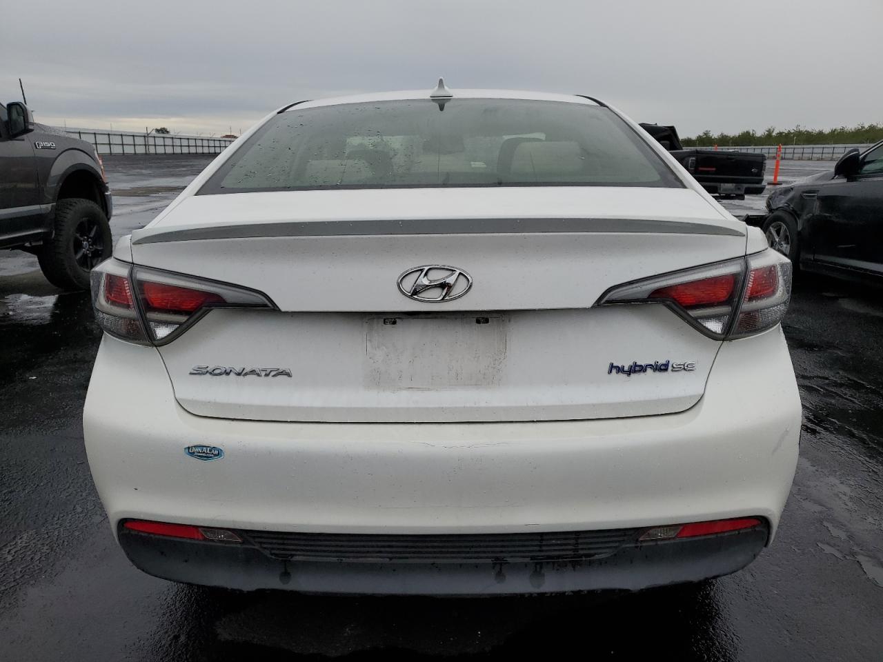 HYUNDAI SONATA HYBRID