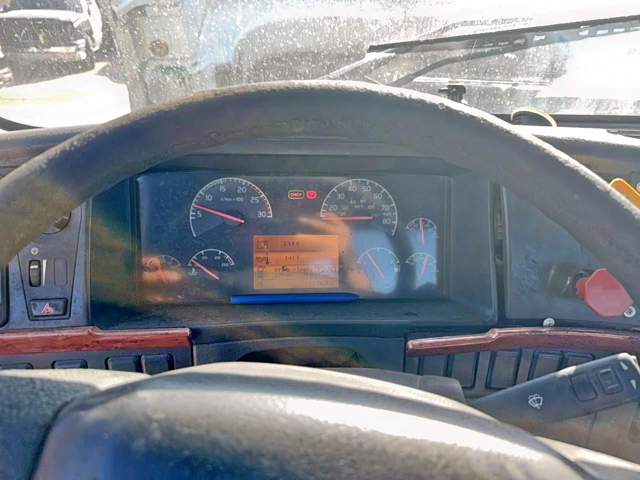 Lot #3290026270 2006 VOLVO VN VNL