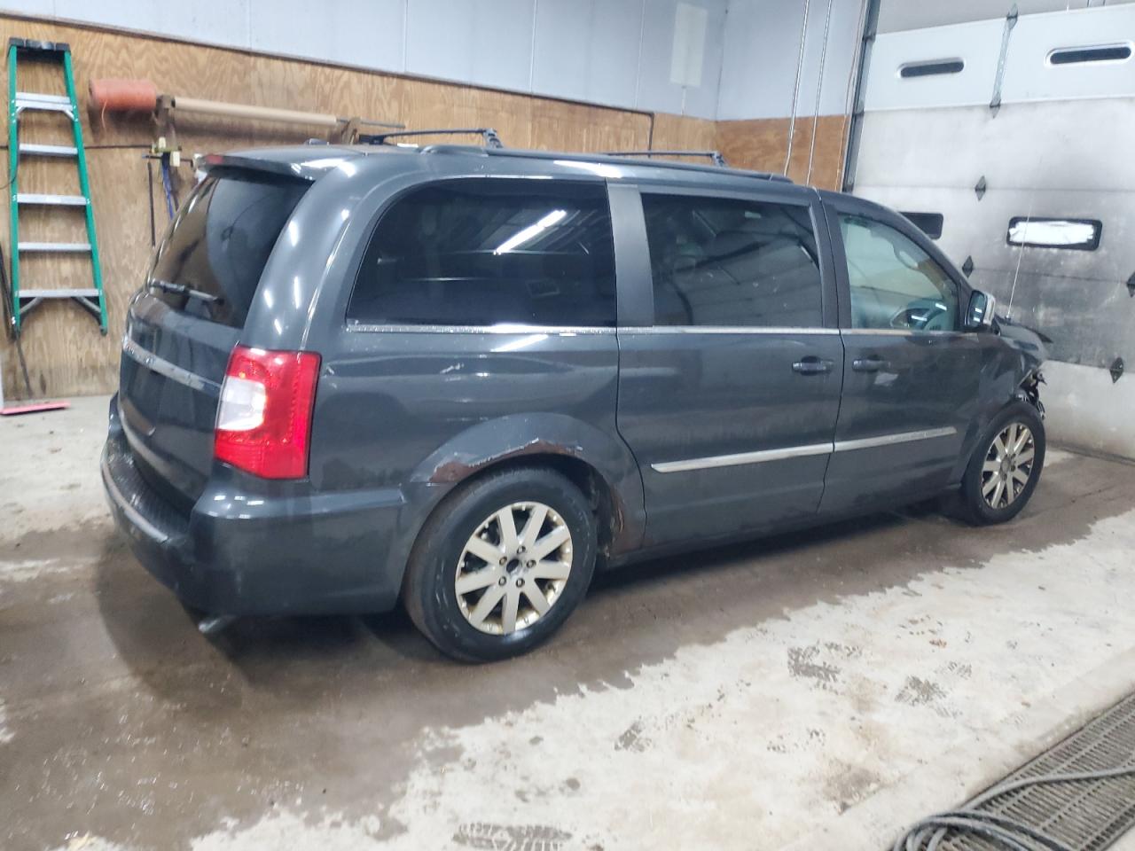 CHRYSLER TOWN & COUNTRY TOURING L