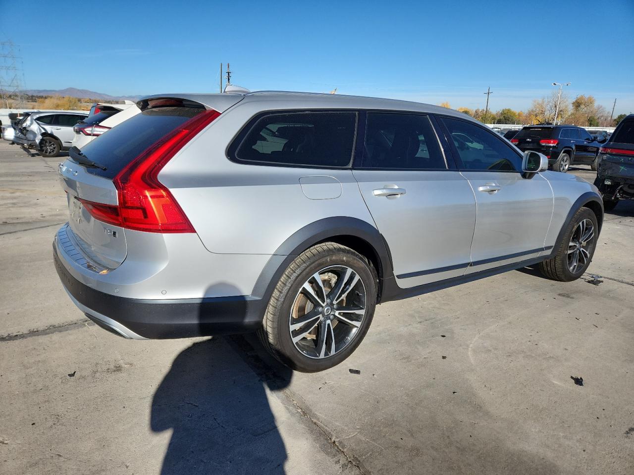 VOLVO V90 T5 MOMENTUM