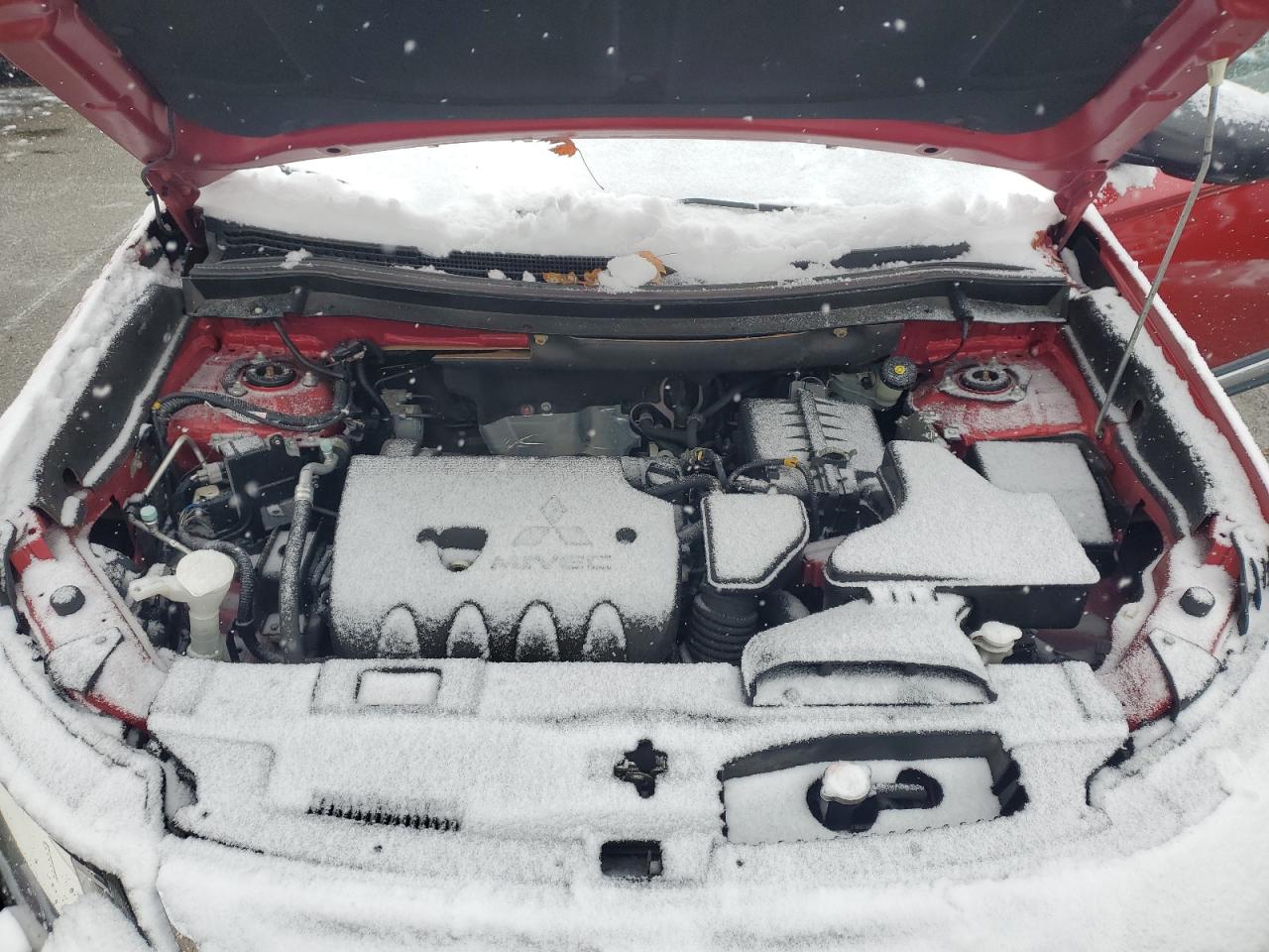 MITSUBISHI OUTLANDER SE