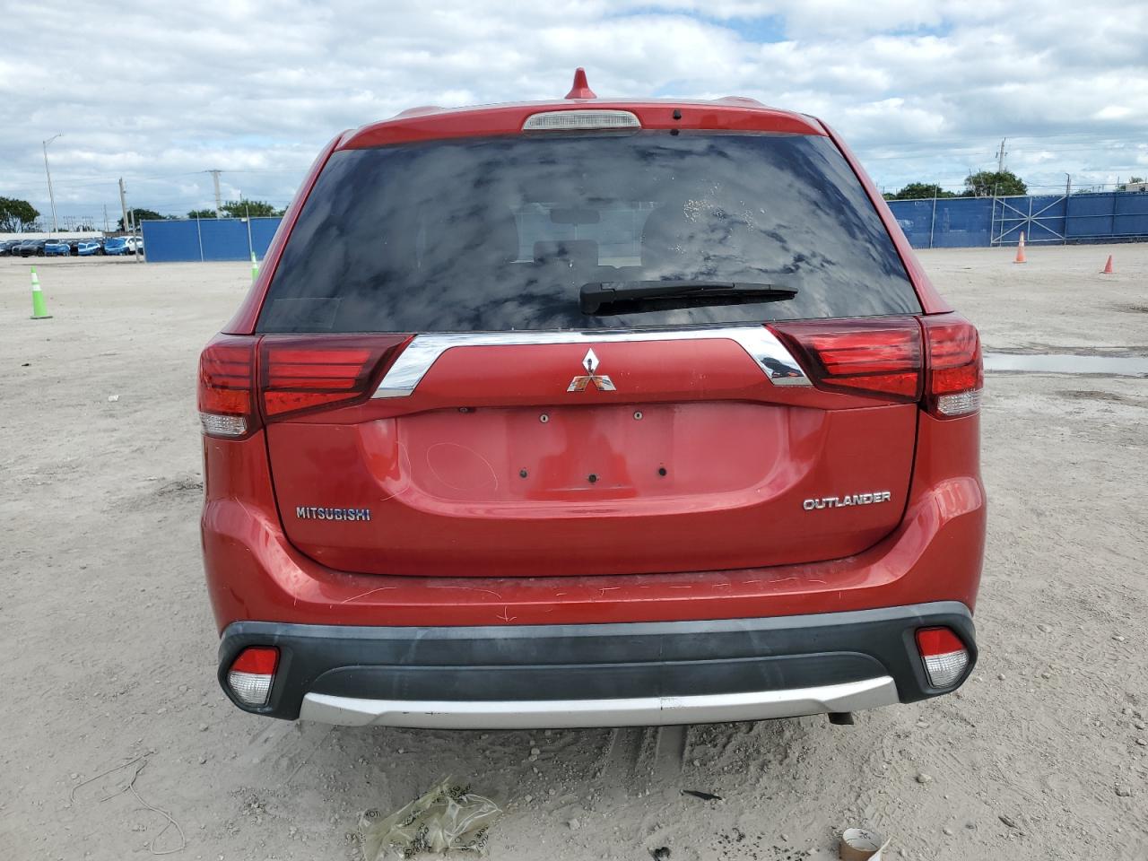 MITSUBISHI OUTLANDER ES