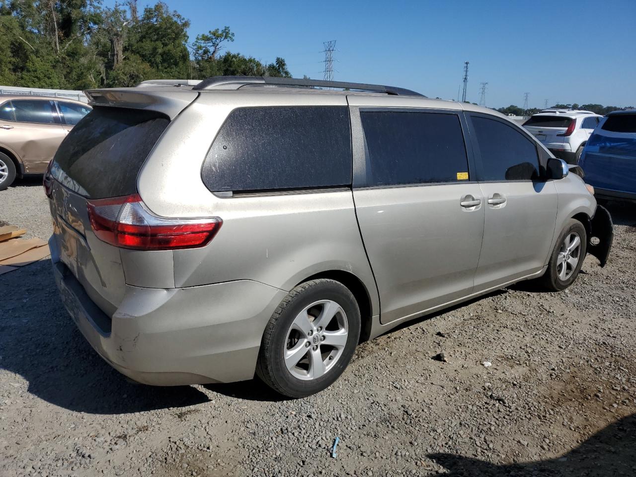Lot #3290042279 2015 TOYOTA SIENNA LE