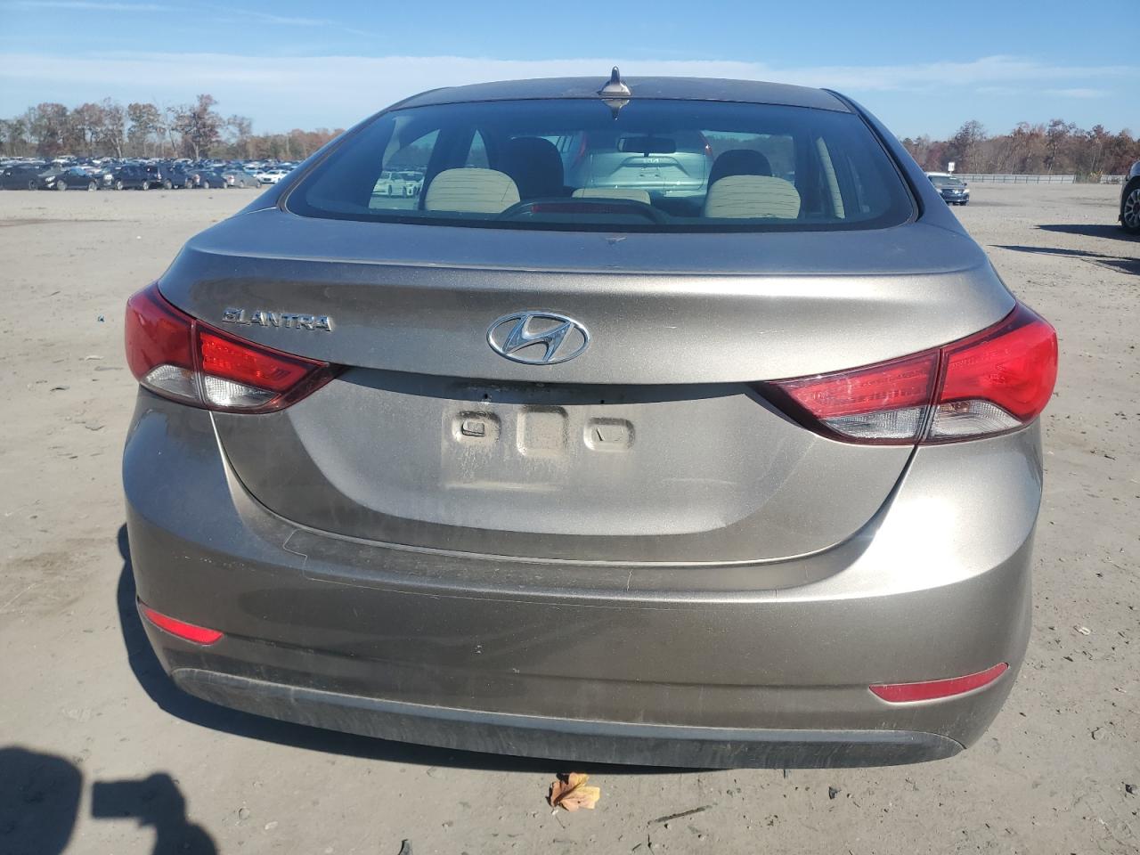 HYUNDAI ELANTRA SE