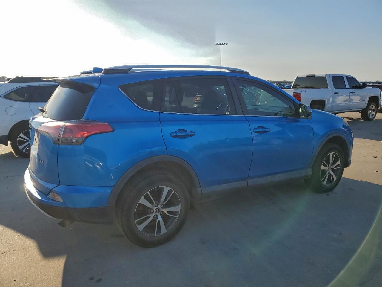 TOYOTA RAV4 XLE