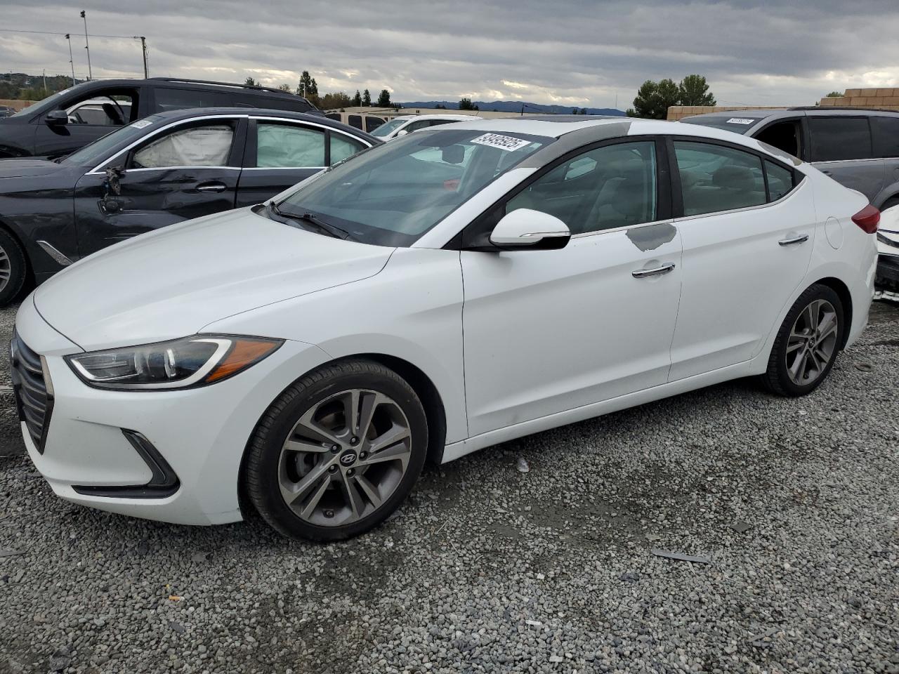 HYUNDAI ELANTRA SE