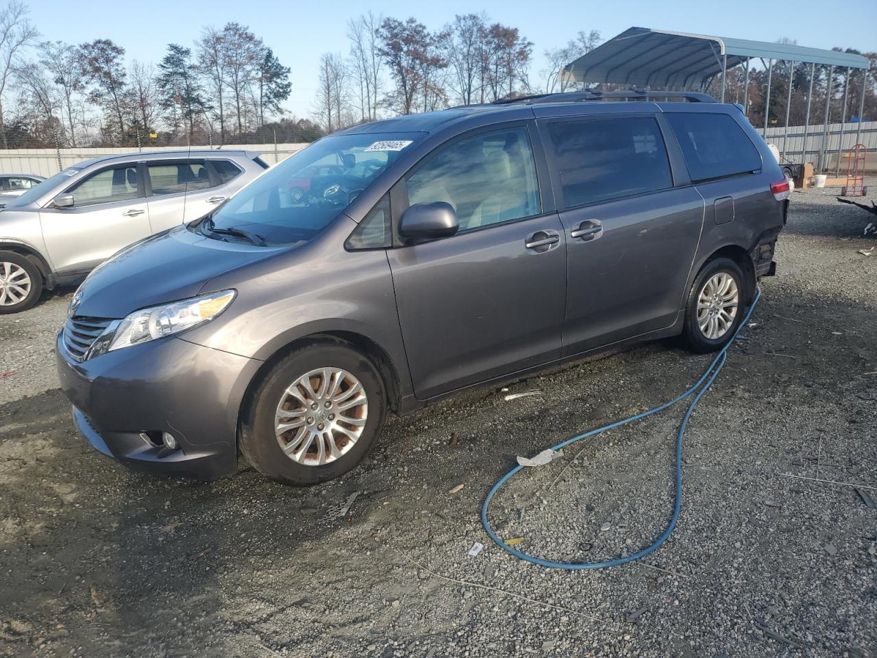 TOYOTA SIENNA XLE