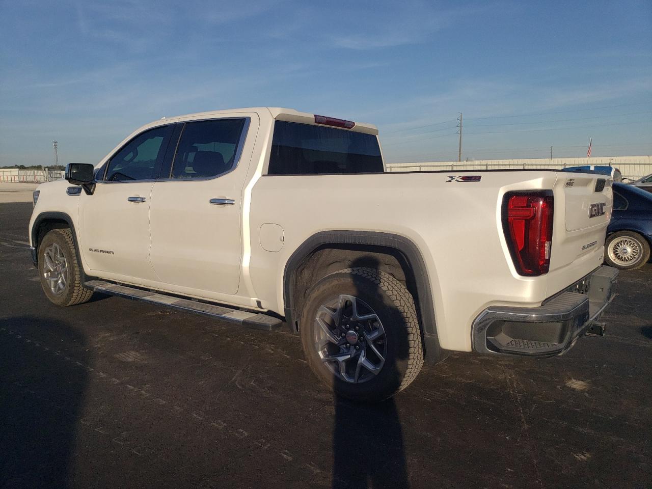 GMC SIERRA K1500 SLT