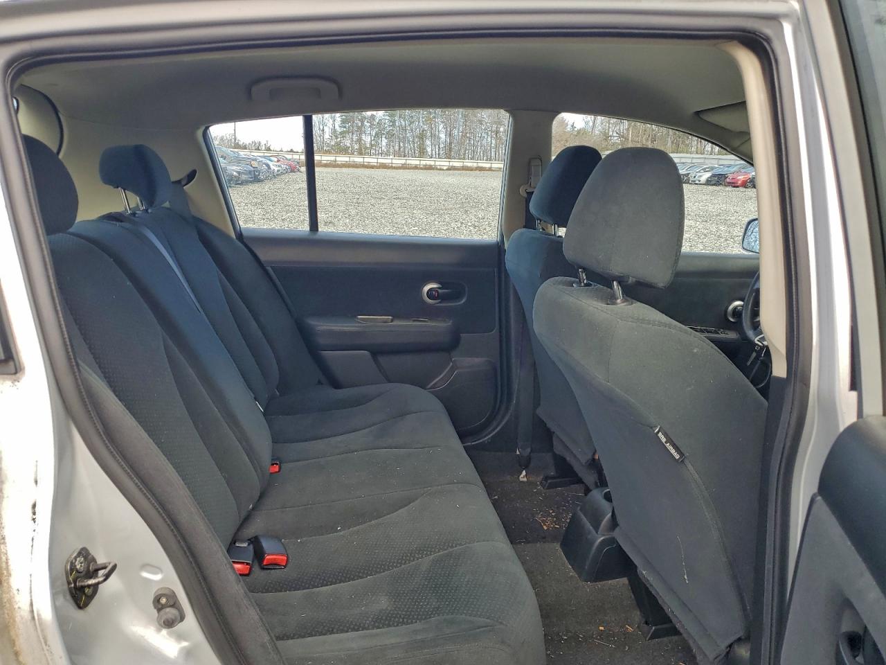 NISSAN VERSA S