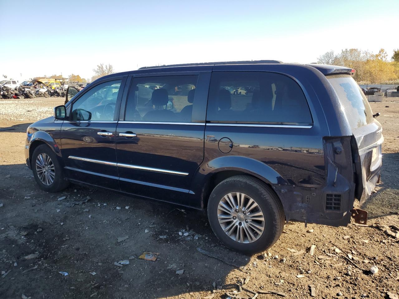 CHRYSLER TOWN & COUNTRY TOURING L