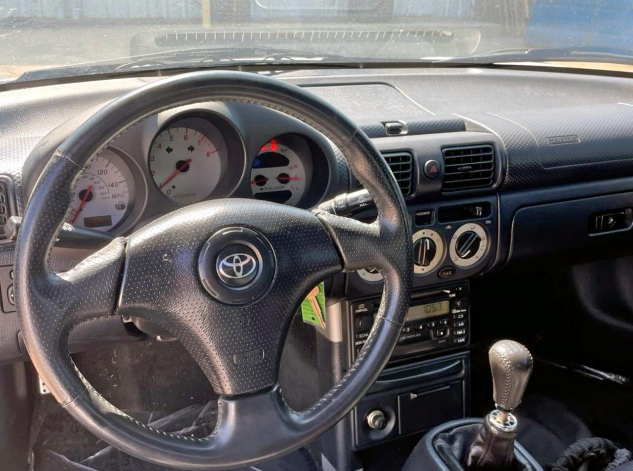 Lot #3283774457 2000 TOYOTA MR2 SPYDER