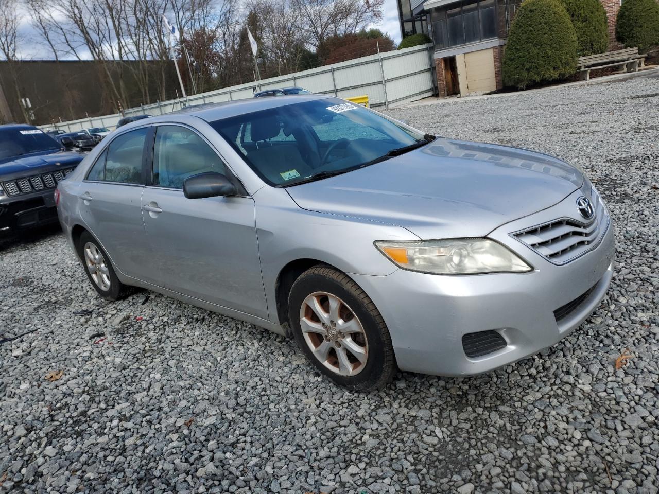 TOYOTA CAMRY BASE