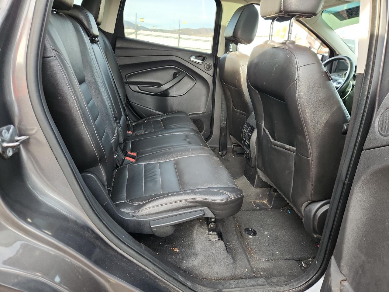 FORD ESCAPE TITANIUM