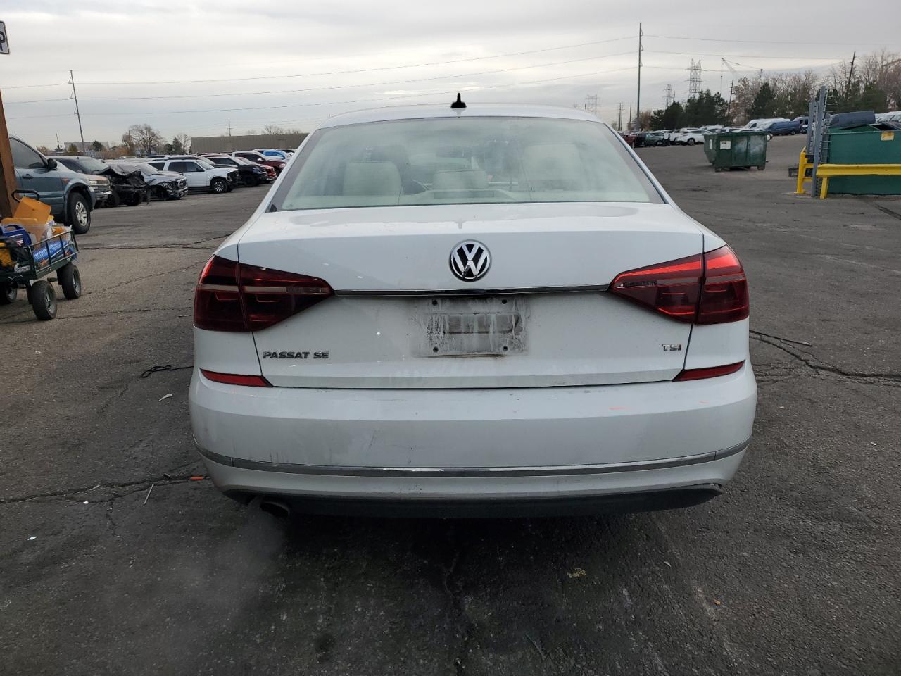 VOLKSWAGEN PASSAT SE