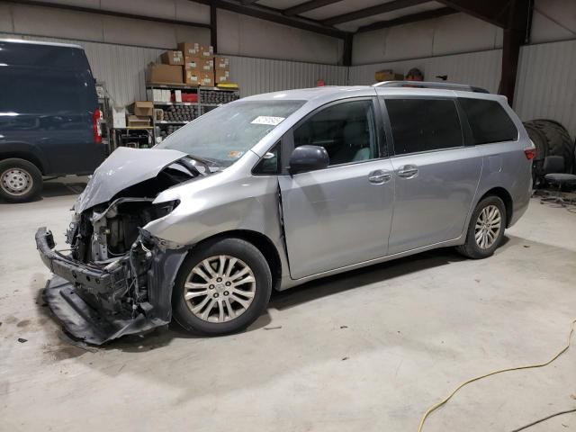 Global Auto Auctions: 2017 TOYOTA SIENNA XLE