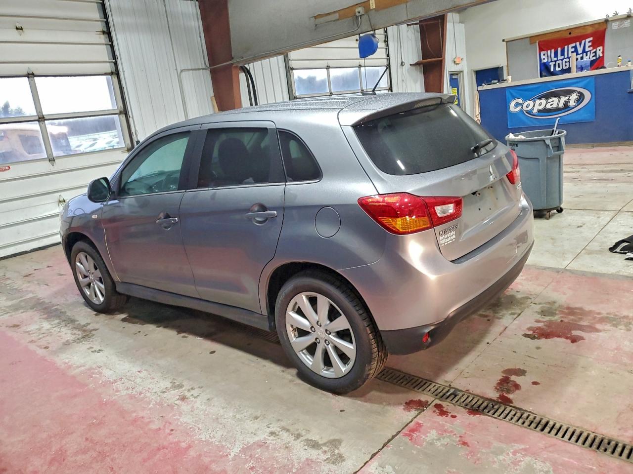 MITSUBISHI OUTLANDER SE