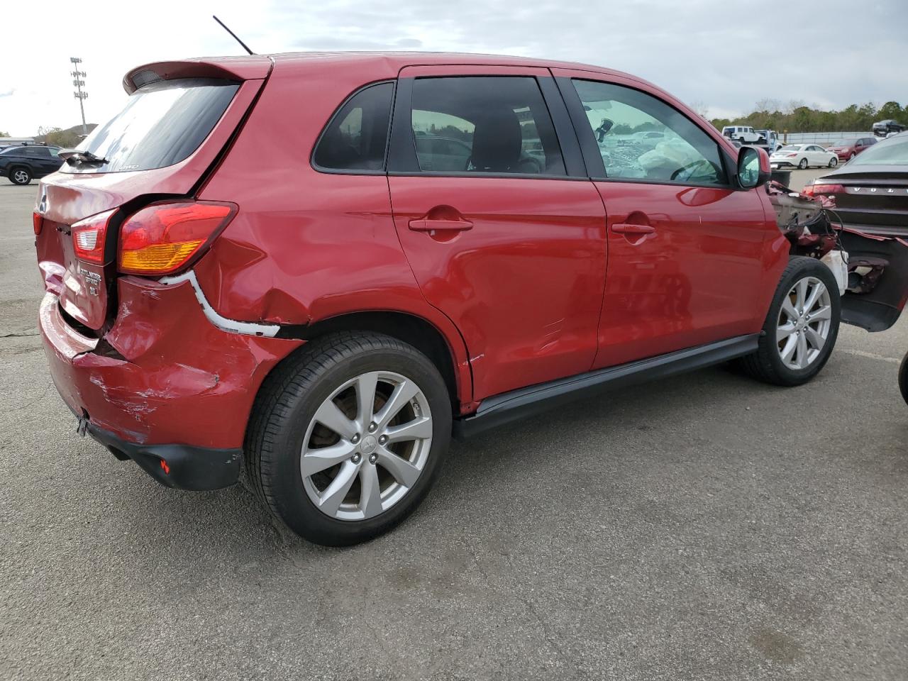 MITSUBISHI OUTLANDER ES