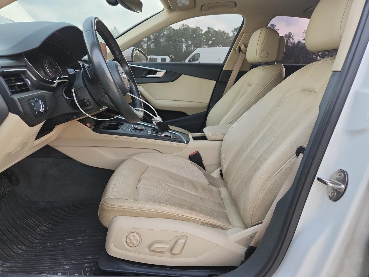 AUDI A4 ULTRA PREMIUM