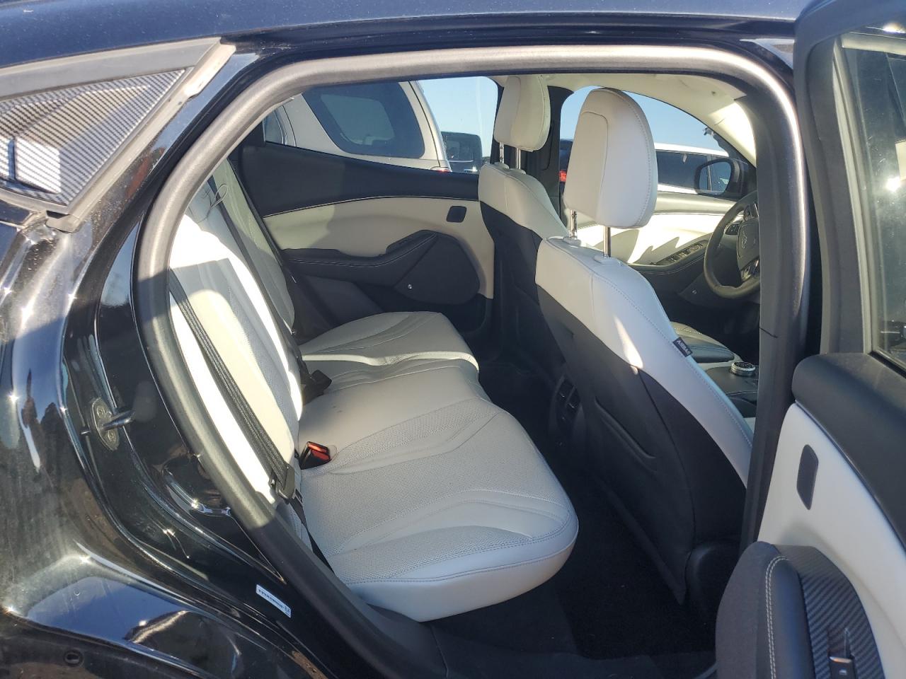 FORD MUSTANG PREMIUM