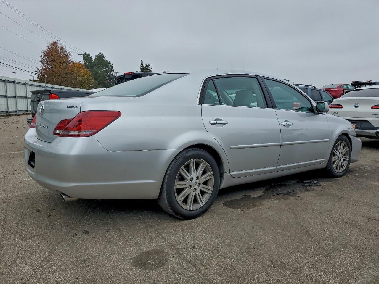 TOYOTA AVALON XL