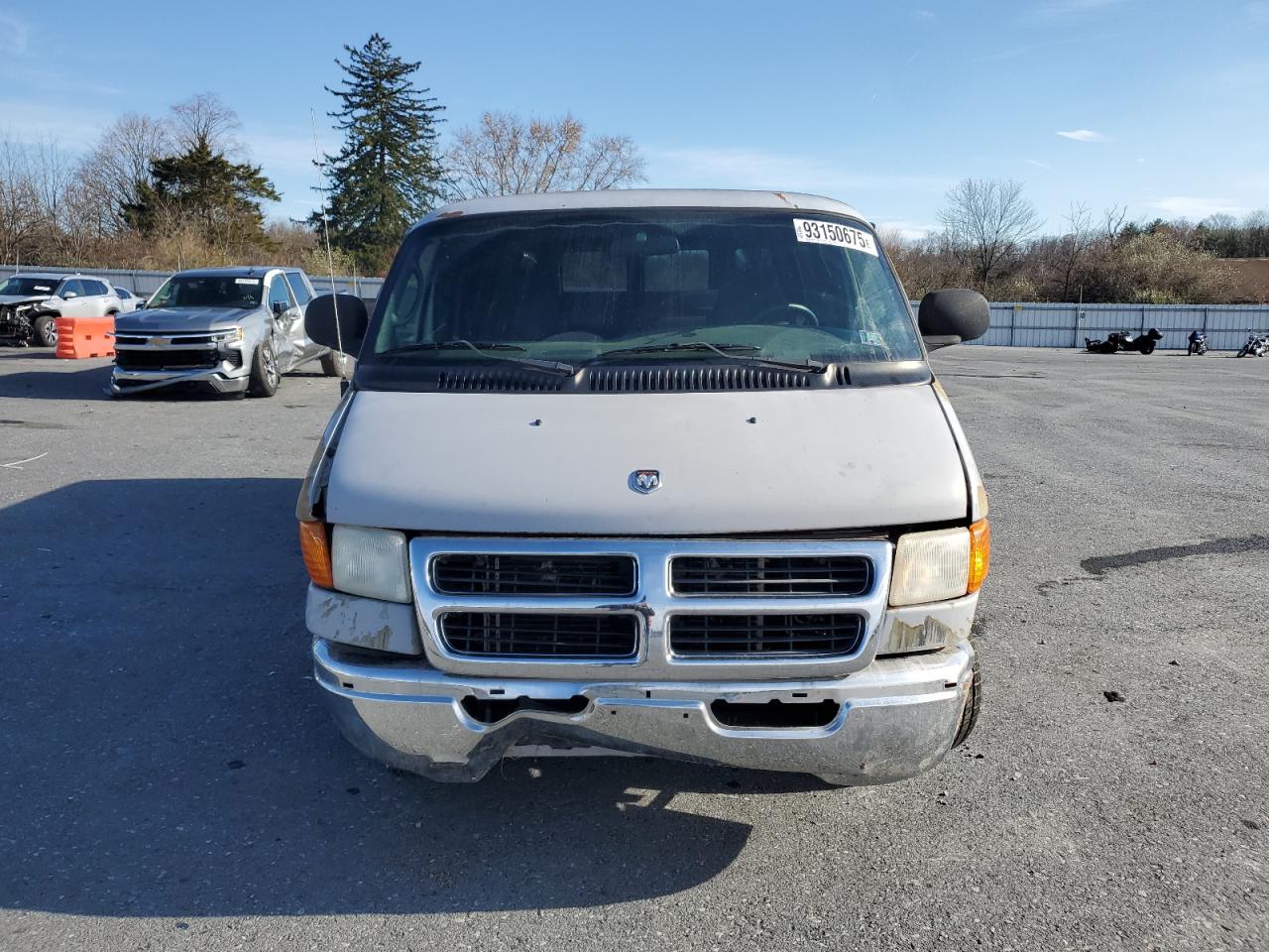 Lot #3302835894 2002 DODGE RAM WAGON