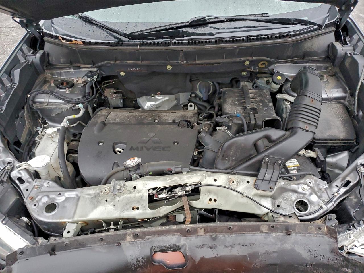 MITSUBISHI OUTLANDER ES