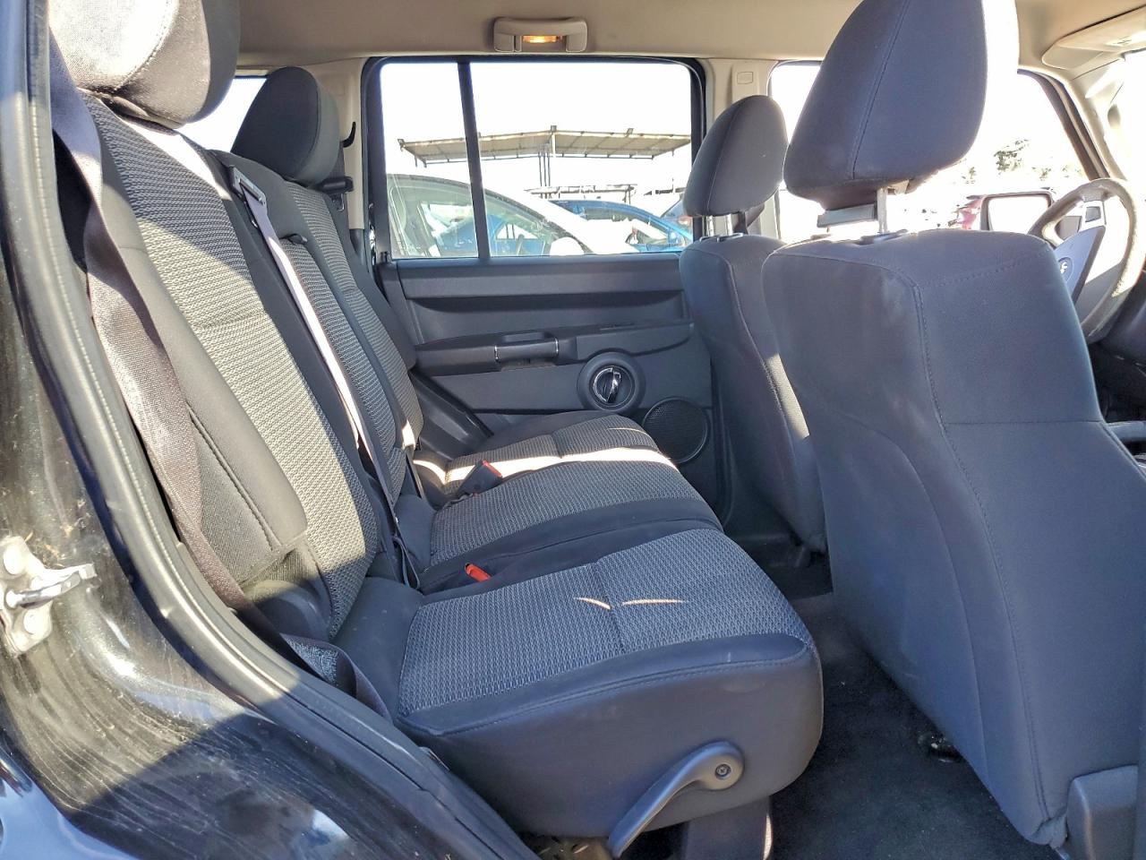 JEEP COMMANDER SPORT