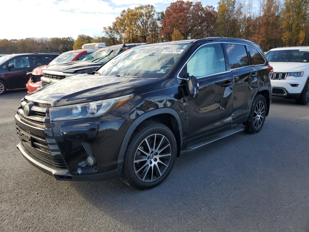 Lot #3302796959 2018 TOYOTA HIGHLANDER